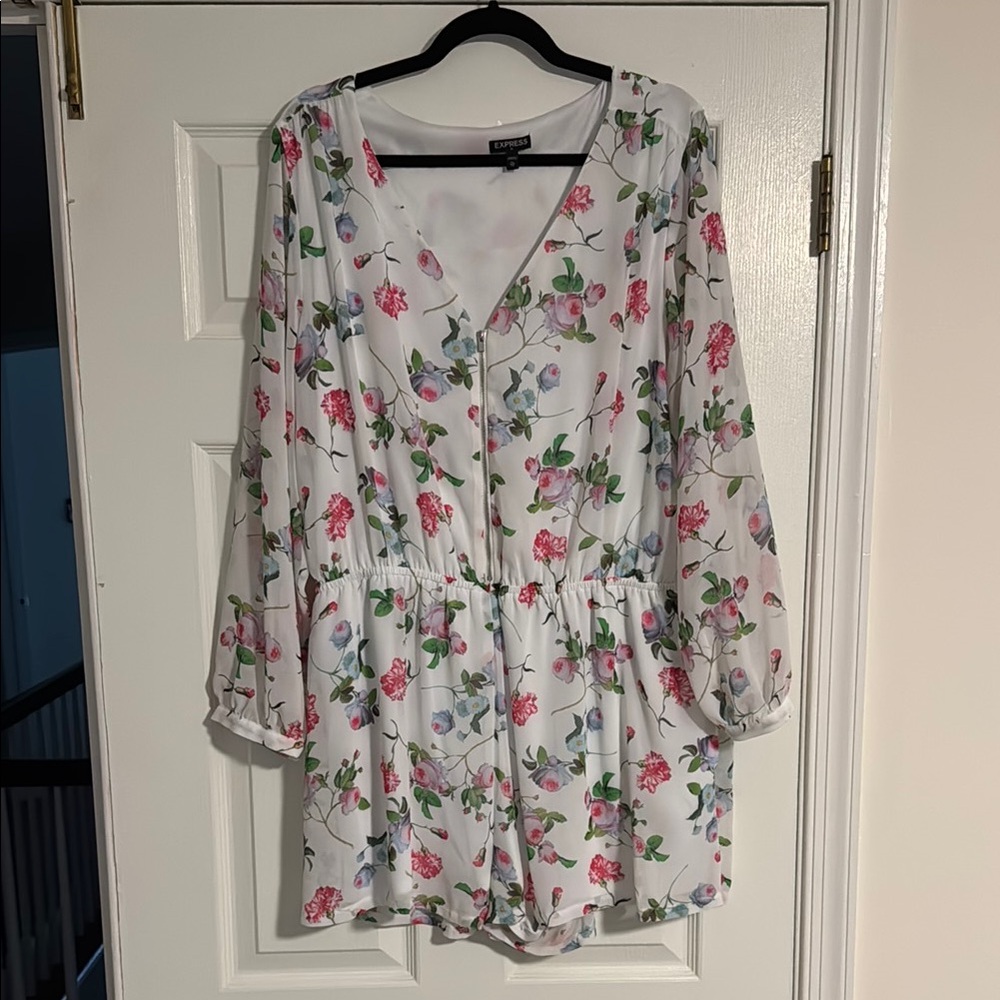 Floral V-Neck Romper Express